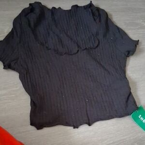 SHEIN Black Ribbed Crop Top